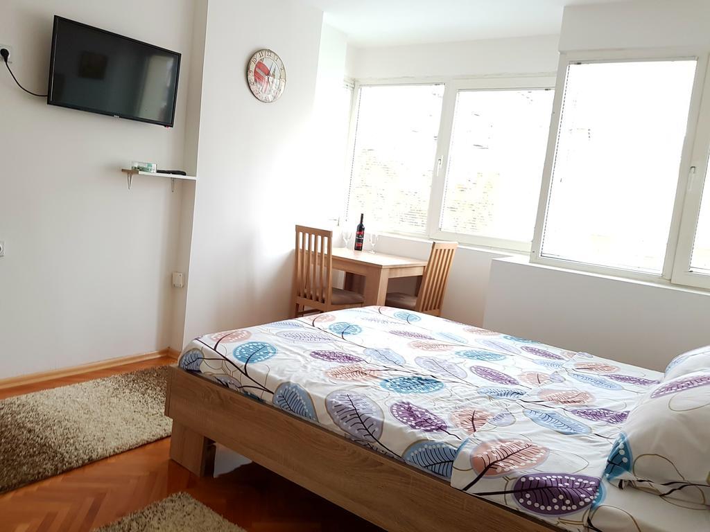 Central Square Apartment Üsküp Dış mekan fotoğraf